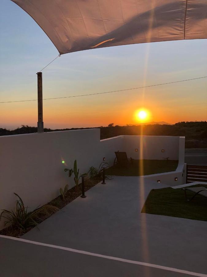 Lejardin Suites Santorini Pýrgos Exteriör bild